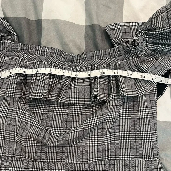 Urban Outfitters Glenn Plaid Off The Shoulder Romper Size 6 - Picture 10 of 13